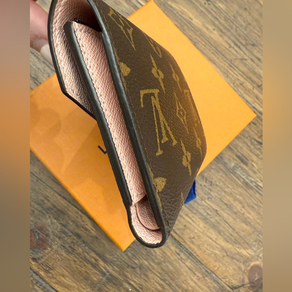 Louis Vuitton Victorine Wallet Ballerine Pink and Monogram - Picture 7 of 10
